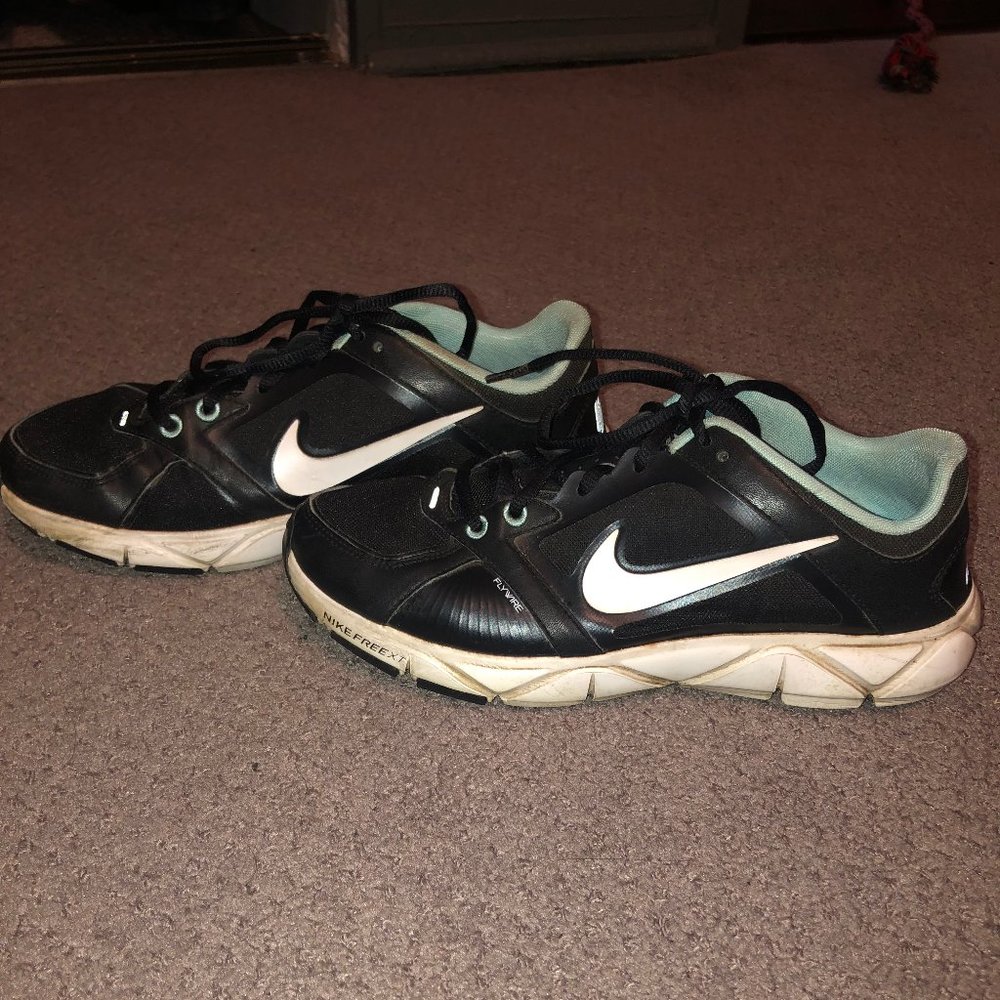 Black and White Flywire Free XT